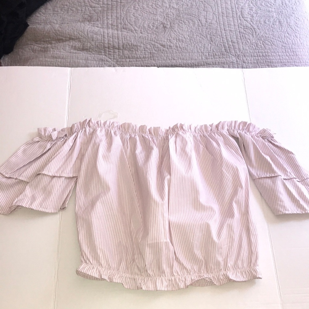 💙NWOT Cropped Ruffled Off Shoulder Top - Picture 6 of 11